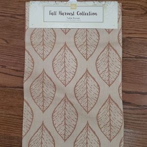 Fall leaf table runner